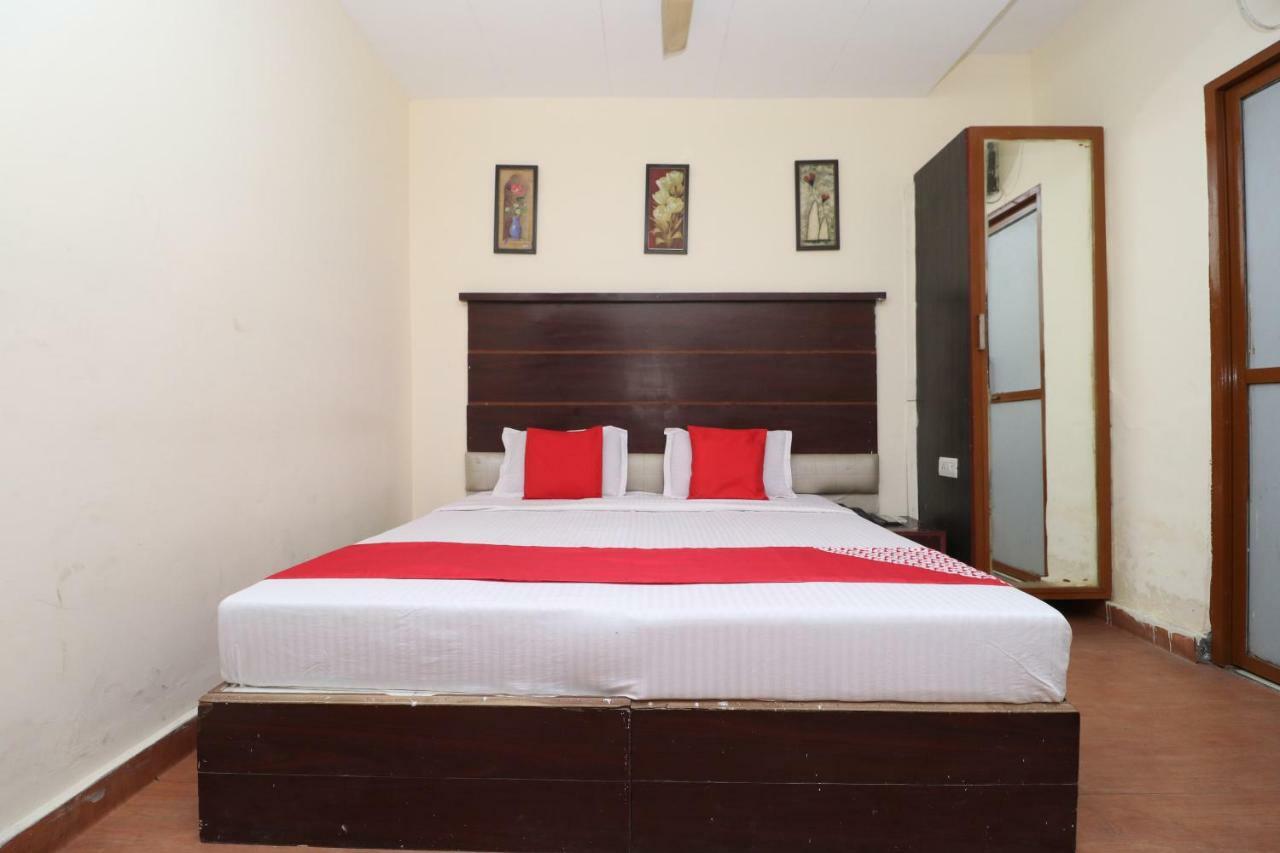 Oyo 29852 Hotel Golden View Abadpura Exterior foto