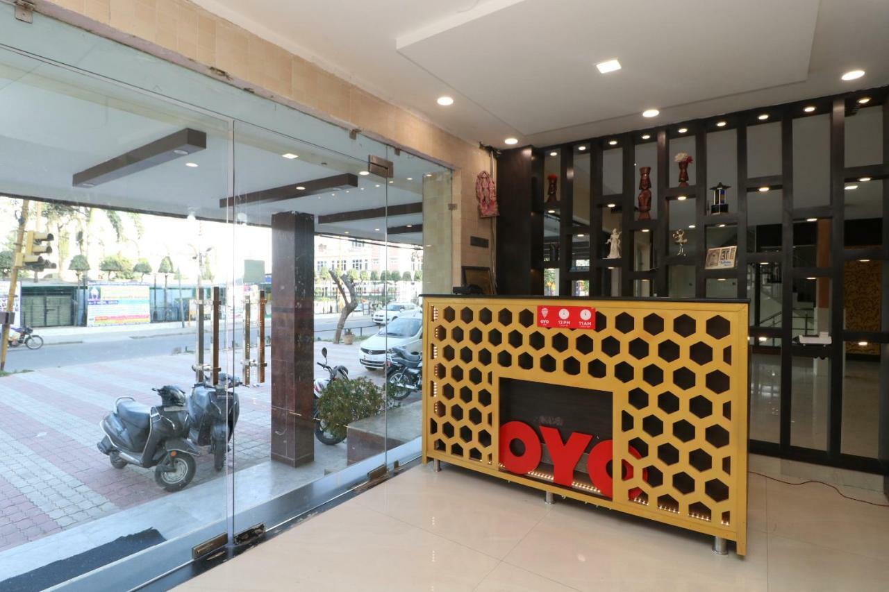 Oyo 29852 Hotel Golden View Abadpura Exterior foto