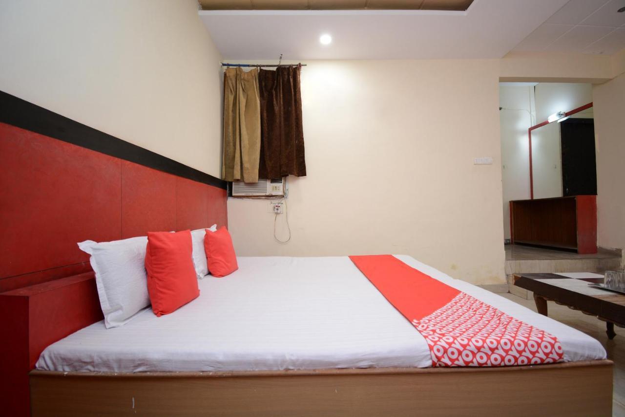 Oyo 29852 Hotel Golden View Abadpura Exterior foto